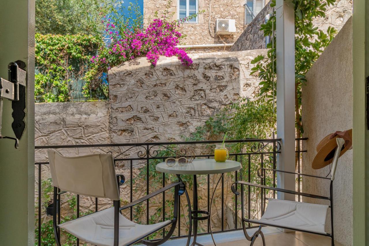 Hotel Arolithos Spétses Esterno foto